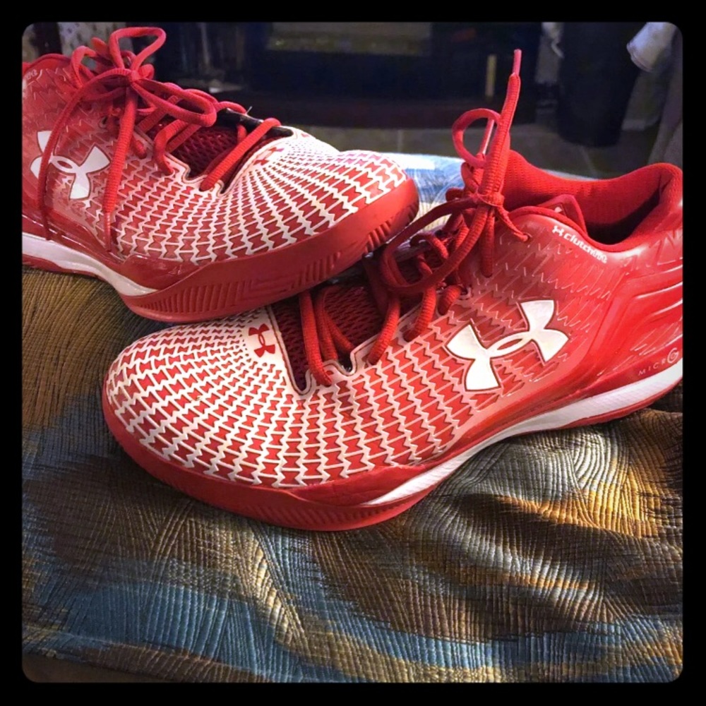 Under Armour Clutchfit Drive Basketball Shoes